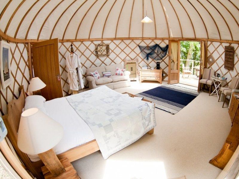 Priory Bay Hotel Сийвю Екстериор снимка