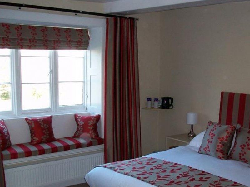 Priory Bay Hotel Сийвю Екстериор снимка