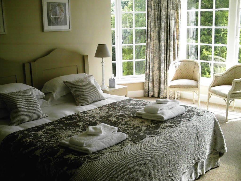 Priory Bay Hotel Сийвю Екстериор снимка