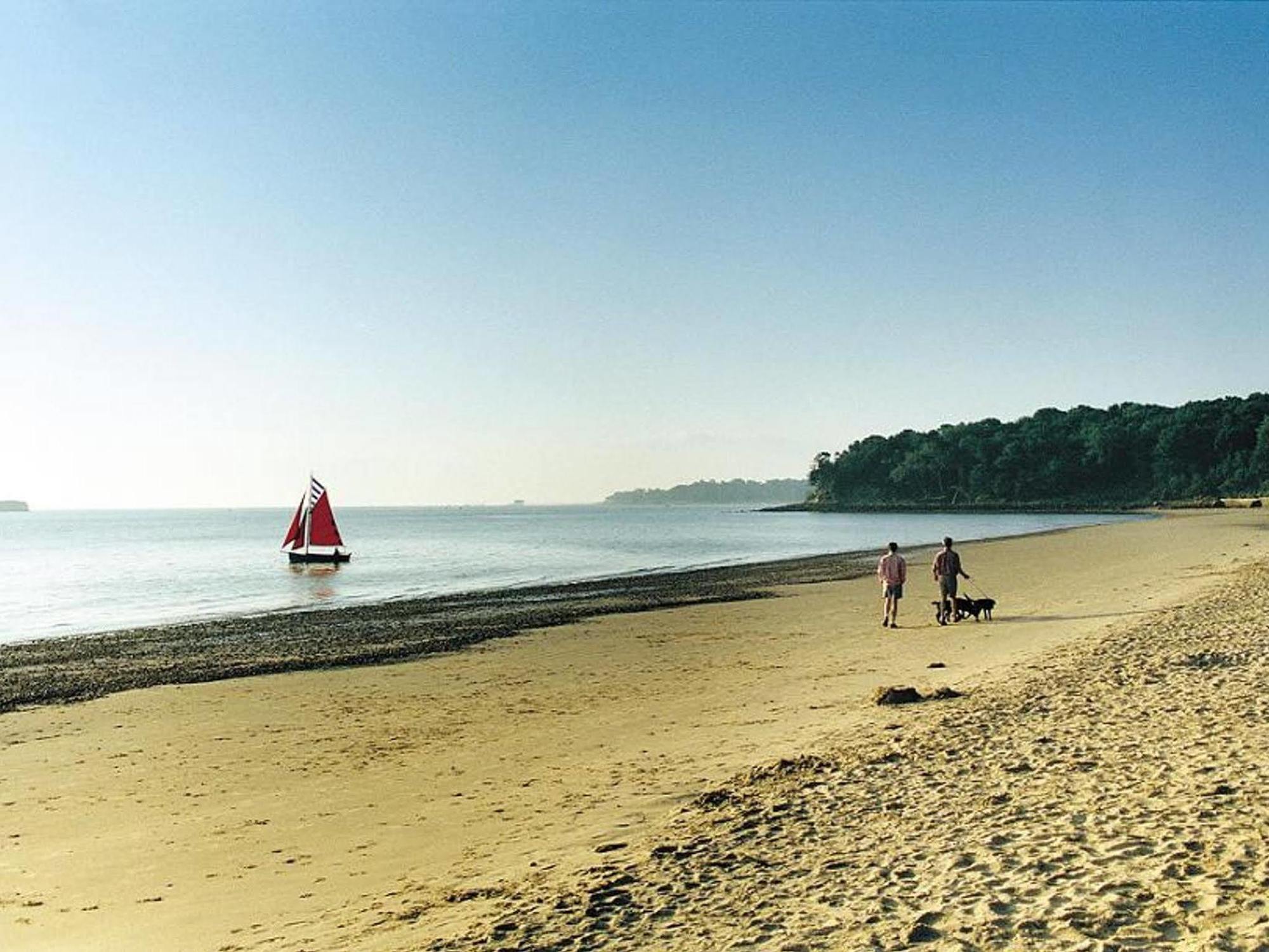 Priory Bay Hotel Сийвю Екстериор снимка